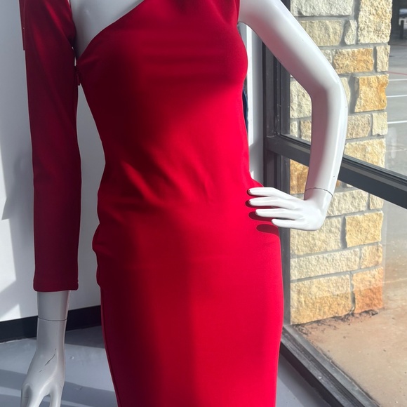 Red , one-sleeve bodycon dress - Picture 3 of 4